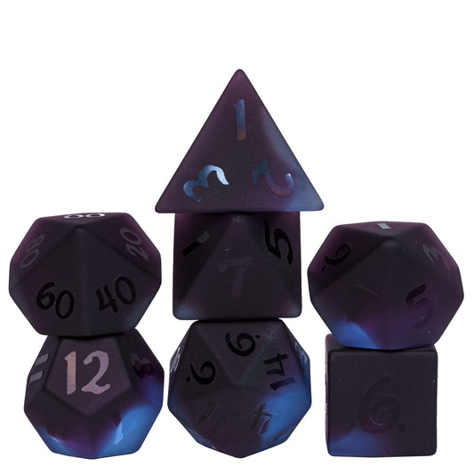 Juego de dados de vidrio morado y negro