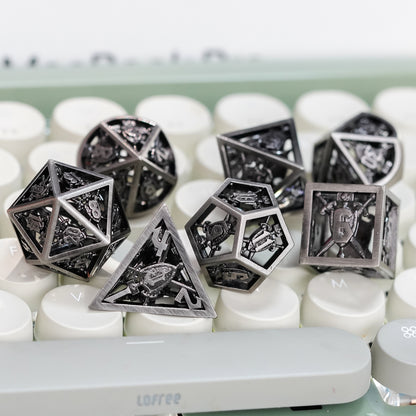 Genvi Metal Dice Retro Hollow Shield (Human Invincible)