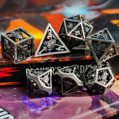 Genvi Metal Dice Retro Hollow Shield (Human Invincible)